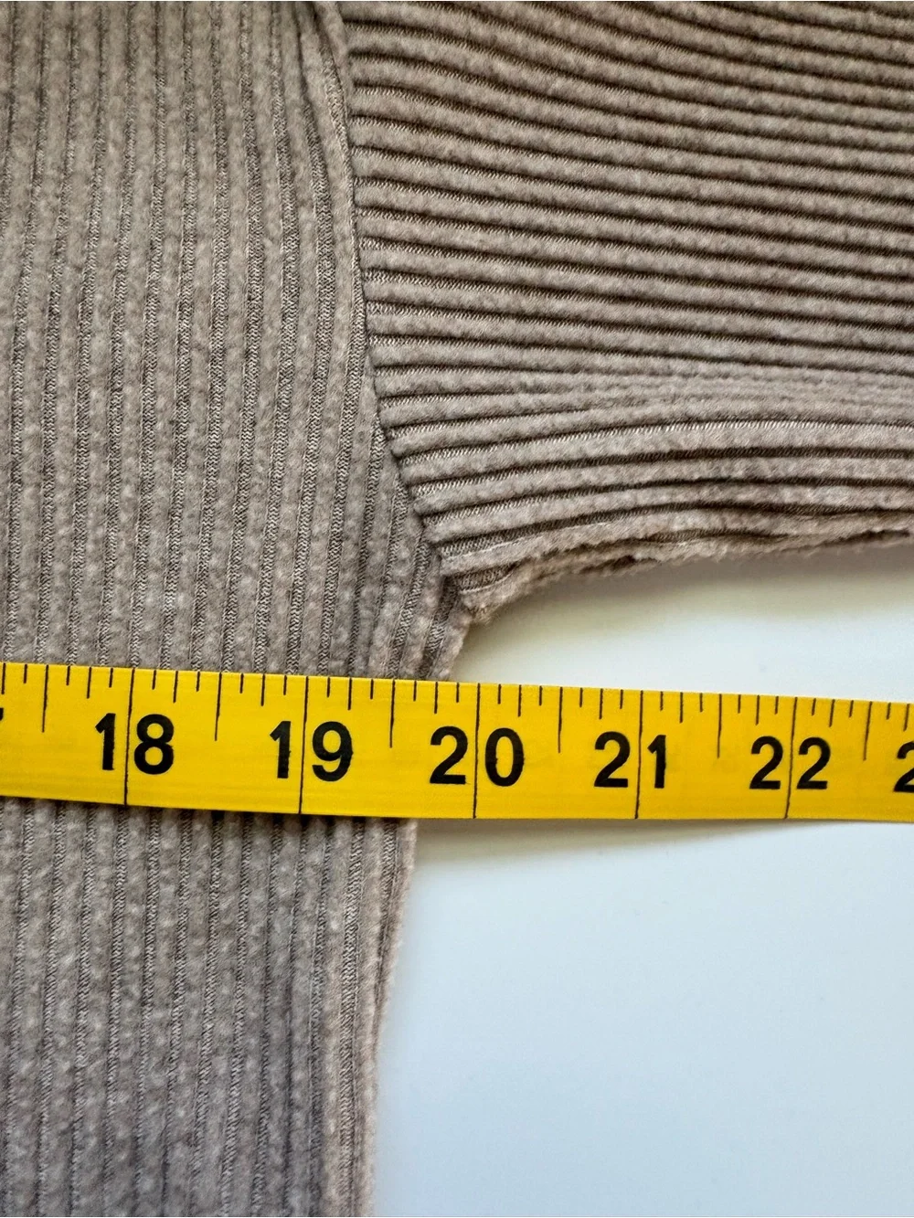 ALO Yoga Muse Ribbed V-Neck Cropped Pullover Sweater Beige Size Small
